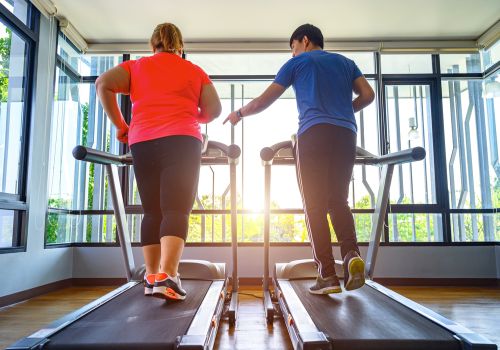 lady learning how to lose weight with a treadmill