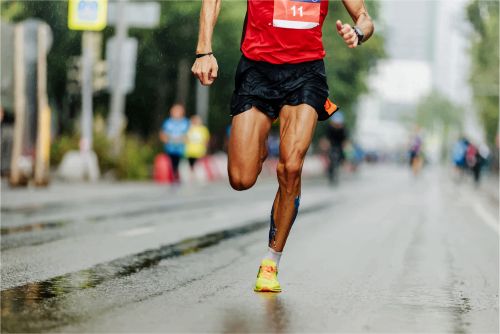 man running to slim thighs